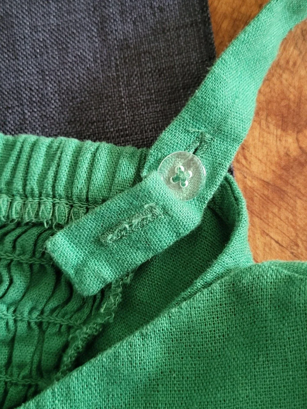 Linen Blend Tie Front Adjustable Crop Tank Top - Picture 4 of 10
